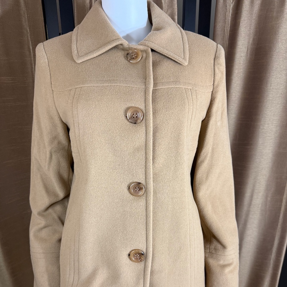 Anne Klein Wool with 4 Button Front Camel Size M
